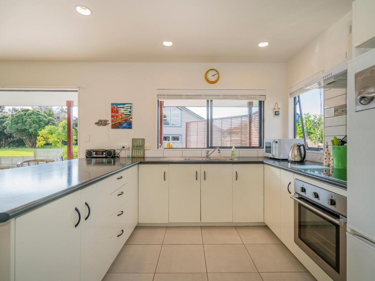 Sunlight Bach - Whitianga Holiday Home المظهر الخارجي الصورة